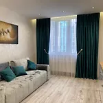 для вас! вул. голинського, 8! Lägenhet *