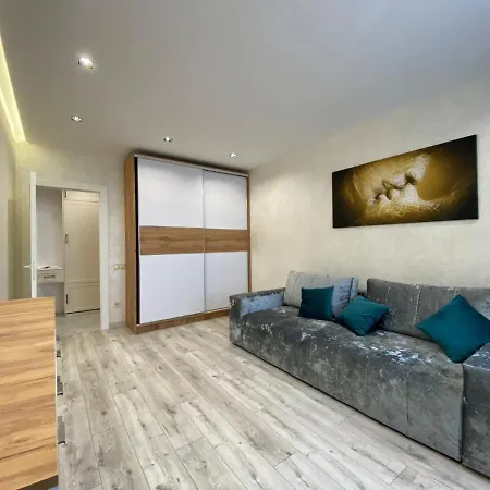 Apartment квартира для вас! вул. голинського, 8! Lviv