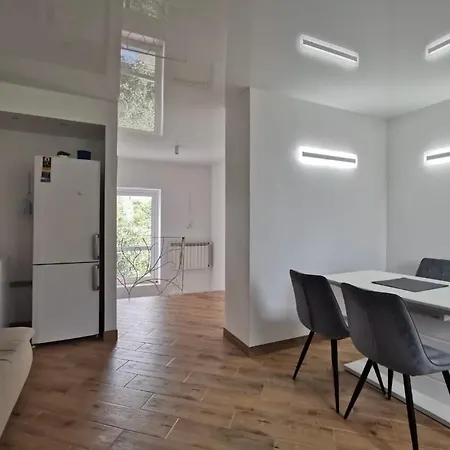 Apartment квартира для вас! вул. голинського, 8! Lviv